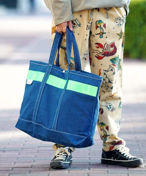 THE MILES(ザ マイルズ)の「WEEKEND(ER) SAFETY DENIM TOTE(トートバッグ・メンズ・ブラック/インディゴブルー/ライトインディゴブルー・FREE)」の16枚目の写真