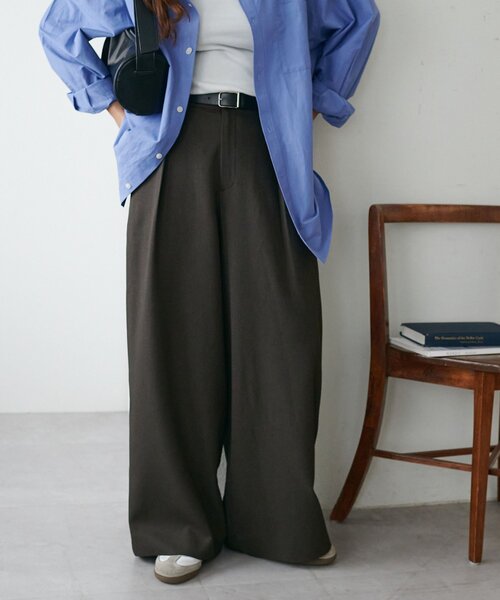 DISCOAT（ディスコート）の「【ユニセックス】カルゼタックワイドパンツ（スラックス・レディース・グレイッシュベージュ/ダークブラウン・MEDIUM/LARGE）」の4枚目の写真