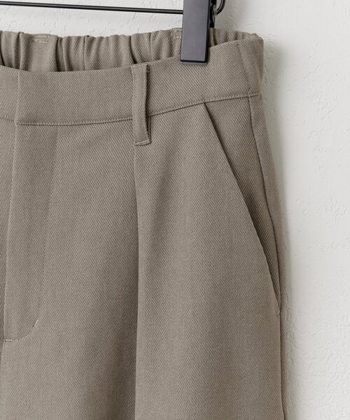 DISCOAT（ディスコート）の「【ユニセックス】カルゼタックワイドパンツ（スラックス・レディース・グレイッシュベージュ/ダークブラウン・MEDIUM/LARGE）」の17枚目の写真