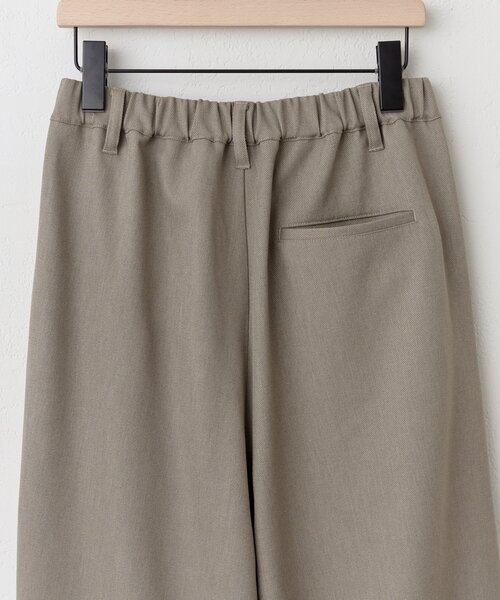 DISCOAT（ディスコート）の「【ユニセックス】カルゼタックワイドパンツ（スラックス・レディース・グレイッシュベージュ/ダークブラウン・MEDIUM/LARGE）」の19枚目の写真