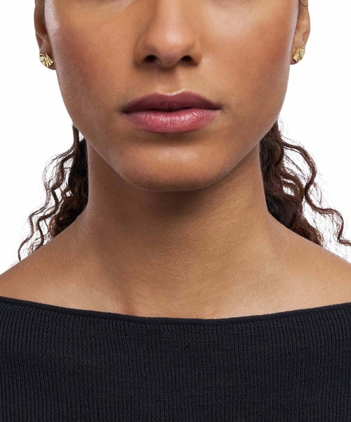 EMPORIO ARMANI（エンポリオアルマーニ）の「エンポリオ・アルマーニ アクセサリー レディース ピアス ゴールド EGS3264710（ピアス（両耳用）・レディース・ゴールド・FREE）」の4枚目の写真