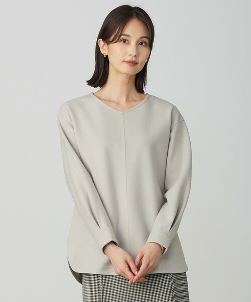 J.PRESS Ladies(J.プレス レディス)の「メルトンジャージー Vネック カットソー(Tシャツ/カットソー・レディース・ベージュ系/オレンジ系/グレー系・SMALL)」の2枚目の写真