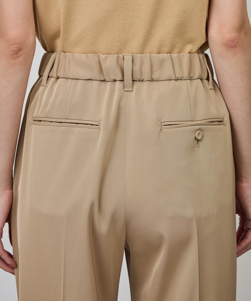 ROPE'(ロペ)の「センタープレスパンツ(トリアセテートツイル/デニムライク)(その他パンツ・レディース・ベージュ/レッド/ブルー・38/36)」の15枚目の写真