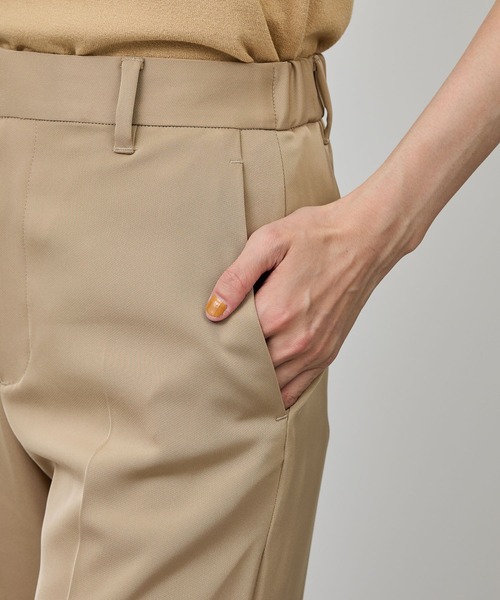 ROPE'(ロペ)の「センタープレスパンツ(トリアセテートツイル/デニムライク)(その他パンツ・レディース・ベージュ/レッド/ブルー・38/36)」の17枚目の写真