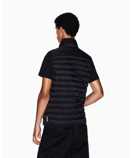 ARMANI EXCHANGE(アルマーニエクスチェンジ)の「【A|X アルマーニ エクスチェンジ】<オンライン限定>AXロゴ ライトダウンベスト(ダウンベスト・メンズ・ブラック/ダークブラウン・MEDIUM/X-SMALL/X-LARGE/LARGE/SMALL)」の3枚目の写真