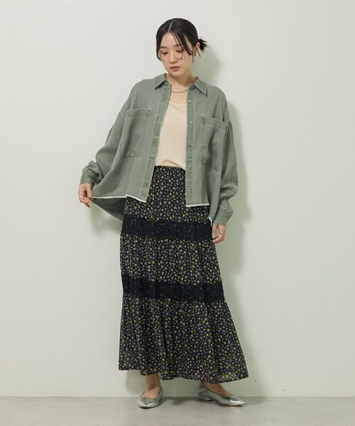 Green　Parks（グリーンパークス）の「レースドッキング花柄ティアードスカート（スカート・レディース・ブラック/イエロー・FREE）」の3枚目の写真