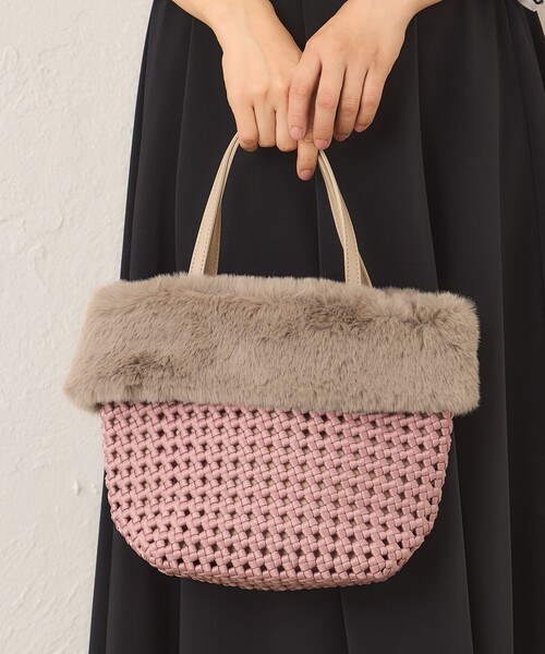 TO BE CHIC（トゥー ビー シック）の「フェイクファーコンビバスケット（ハンドバッグ・レディース・ブラック/ピンク系その他2・FREE）」の4枚目の写真