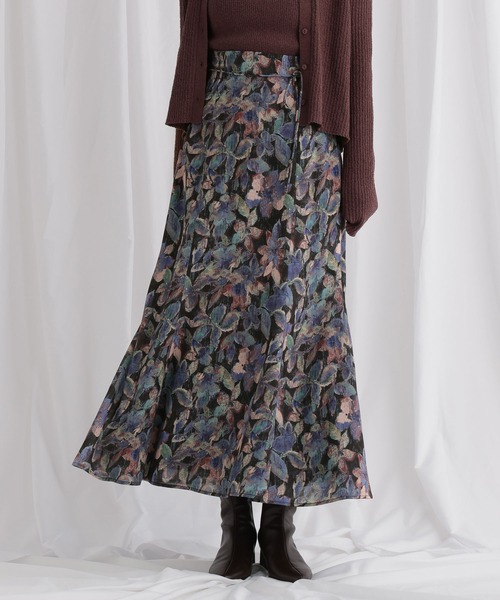 mysty woman（ミスティウーマン）の「アンティークフラワースカート　582115（スカート・レディース・ブラック/イエロー/ホワイト系その他・FREE）」の3枚目の写真