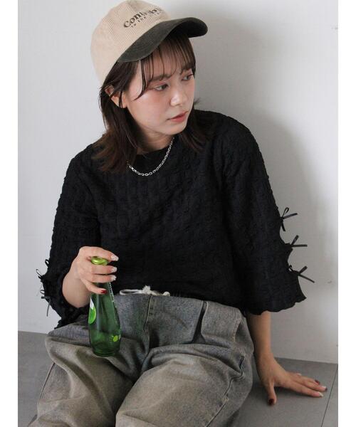 ehka sopo（エヘカソポ）の「袖リボンカットソー（Tシャツ/カットソー・レディース・ブラック/ブラウン/キナリ・F）」の2枚目の写真