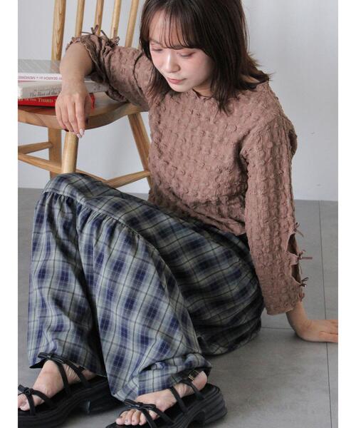 ehka sopo（エヘカソポ）の「袖リボンカットソー（Tシャツ/カットソー・レディース・ブラック/ブラウン/キナリ・F）」の4枚目の写真