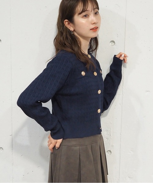 tiptop(ティップトップ)の「ケーブル金釦カーディガン(カーディガン/ボレロ・レディース・ネイビー/チャコールグレー/ダークグリーン/アイボリー・FREE)」の22枚目の写真