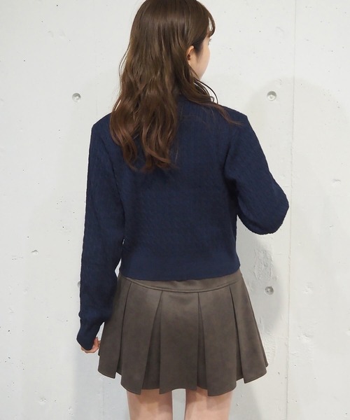 tiptop(ティップトップ)の「ケーブル金釦カーディガン(カーディガン/ボレロ・レディース・ネイビー/チャコールグレー/ダークグリーン/アイボリー・FREE)」の16枚目の写真