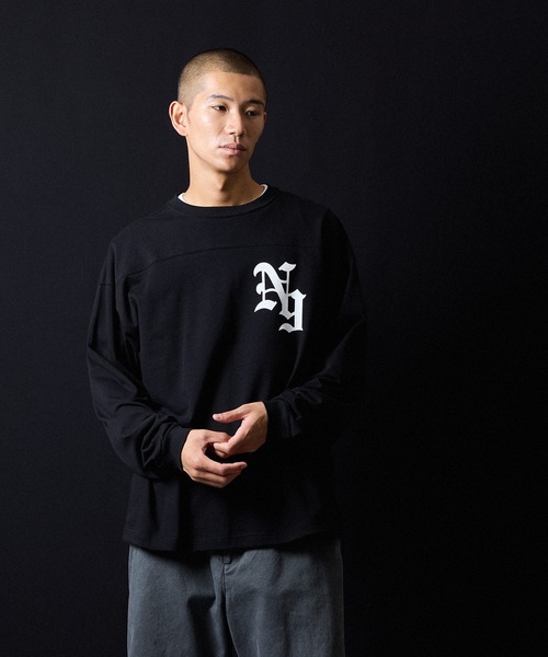 NUMBER (N)INE(ナンバーナイン)の「PREMIUM COTTON NUMBERING LOGO FOOTBALL L/S T-SHIRT / プレミアム コットン ナンバリング ロゴプリント フットボール ロンT(Tシャツ/カットソー・メンズ・ブラック/オリーブ/ホワイト・2/3/4)」の15枚目の写真