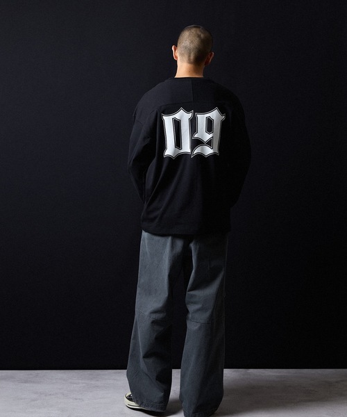 NUMBER (N)INE(ナンバーナイン)の「PREMIUM COTTON NUMBERING LOGO FOOTBALL L/S T-SHIRT / プレミアム コットン ナンバリング ロゴプリント フットボール ロンT(Tシャツ/カットソー・メンズ・ブラック/オリーブ/ホワイト・2/3/4)」の21枚目の写真