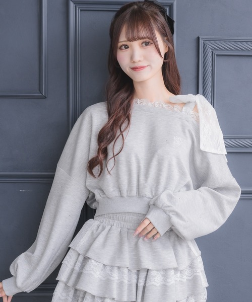 couture BY ROJITA(クチュールバイロジータ)の「【セットアップ対応】ワンショルリボンスウェットトップス(スウェット・レディース・ホワイト/ブラック/グレー・FREE)」の3枚目の写真
