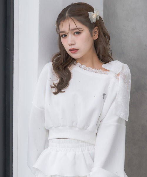 couture BY ROJITA(クチュールバイロジータ)の「【セットアップ対応】ワンショルリボンスウェットトップス(スウェット・レディース・ホワイト/ブラック/グレー・FREE)」の4枚目の写真