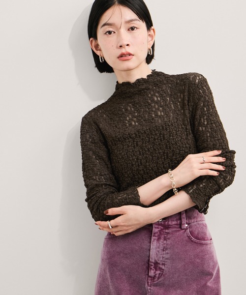le cercle ADAM ET ROPE'(ルセルクルアダムエロペ)の「ハイネックレーストップス(Tシャツ/カットソー・レディース・ホワイト/ブラウン/ブラック・FREE)」の14枚目の写真