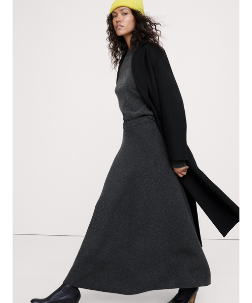 Banana Republic（バナナリパブリック）の「メリノ コットン ミディ ニットスカート（スカート・レディース・チャコールグレー/アイボリー・L/XS/M/S）」の8枚目の写真