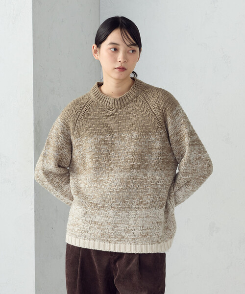 ONIGIRI(オニギリ)の「変形 鹿の子 グラデーション ニット(ニット/セーター・レディース・ベージュ/ネイビー・FREE)」の2枚目の写真