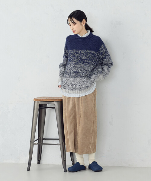 ONIGIRI(オニギリ)の「変形 鹿の子 グラデーション ニット(ニット/セーター・レディース・ベージュ/ネイビー・FREE)」の4枚目の写真