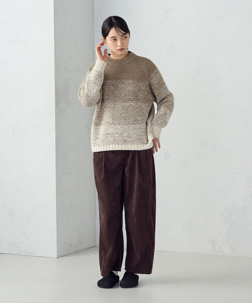 ONIGIRI(オニギリ)の「変形 鹿の子 グラデーション ニット(ニット/セーター・レディース・ベージュ/ネイビー・FREE)」の8枚目の写真