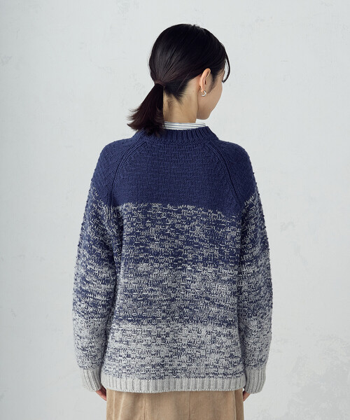 ONIGIRI(オニギリ)の「変形 鹿の子 グラデーション ニット(ニット/セーター・レディース・ベージュ/ネイビー・FREE)」の12枚目の写真