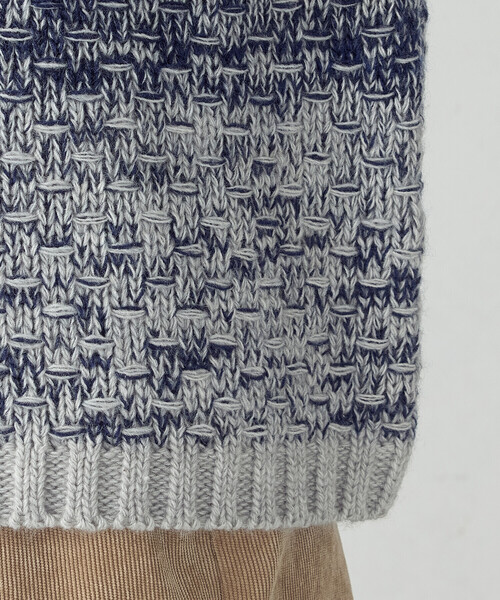 ONIGIRI(オニギリ)の「変形 鹿の子 グラデーション ニット(ニット/セーター・レディース・ベージュ/ネイビー・FREE)」の15枚目の写真