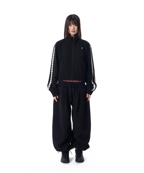 AAKAM(アーカム)の「Laced Track Jacket (Black)(ナイロンジャケット・レディース・その他・FREE)」の5枚目の写真