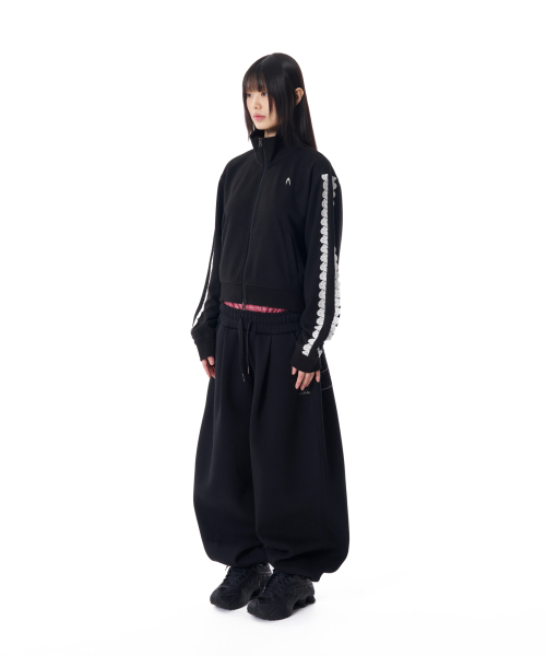 AAKAM(アーカム)の「Laced Track Jacket (Black)(ナイロンジャケット・レディース・その他・FREE)」の6枚目の写真