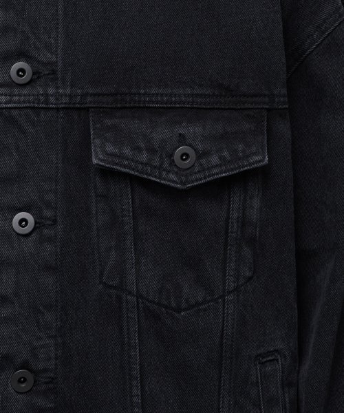 MUSINSA STANDARD（ムシンサスタンダード）の「オーバーサイズデニムトラッカージャケット[ウォッシュドブラック]（デニムジャケット・メンズ・その他・MEDIUM/LARGE/X-LARGE/XX-LARGE/XXX-LARGE）」の7枚目の写真