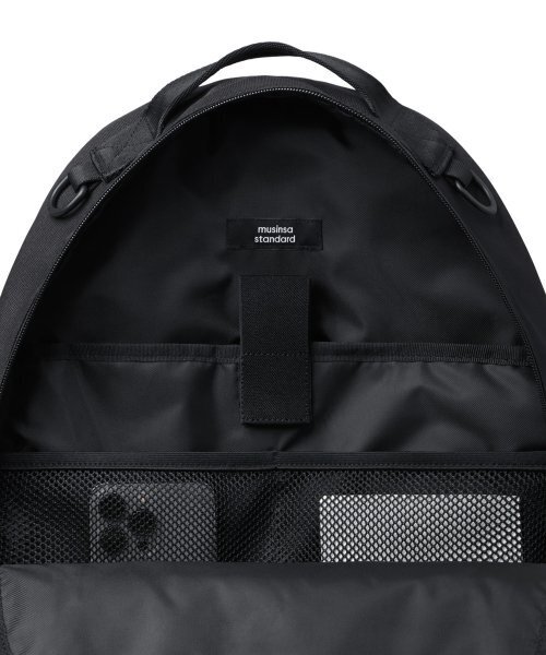 MUSINSA STANDARD（ムシンサスタンダード）の「コーデュラバーティカルジッパーバックパック[ブラック]（バックパック/リュック・レディース・その他・FREE）」の17枚目の写真