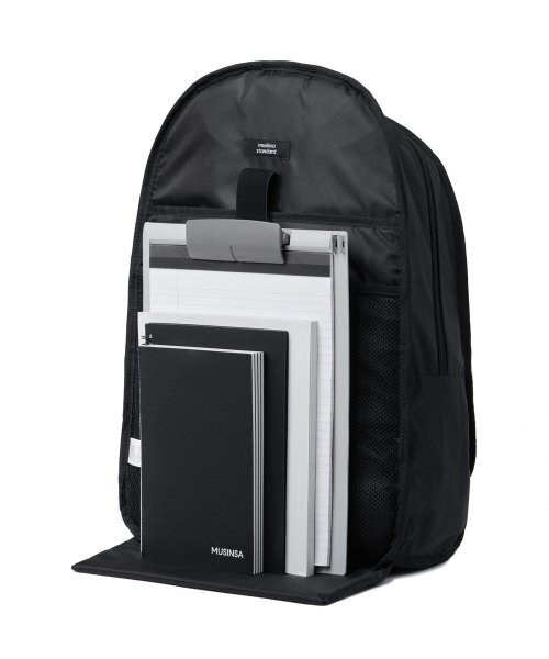 MUSINSA STANDARD（ムシンサスタンダード）の「コーデュラバーティカルジッパーバックパック[ブラック]（バックパック/リュック・レディース・その他・FREE）」の15枚目の写真
