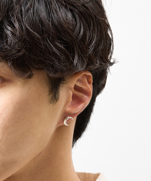 Muff(マフ)の「Muff マフ / シルバー925ムーンモチーフピアス シングル / P2A-S(ピアス(片耳用)・メンズ・シルバー・FREE)」の4枚目の写真