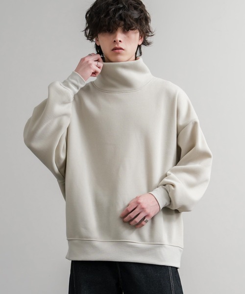 Rocky Monroe(ロッキーモンロー)の「コットンタッチ裏起毛ドルマンスリーブハイネックトレーナースウェット(スウェット・メンズ・チャコール/グレー/グレイッシュベージュ/ブラック・M/L/XL)」の4枚目の写真