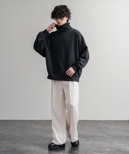 Rocky Monroe(ロッキーモンロー)の「コットンタッチ裏起毛ドルマンスリーブハイネックトレーナースウェット(スウェット・メンズ・チャコール/グレー/グレイッシュベージュ/ブラック・M/L/XL)」の21枚目の写真