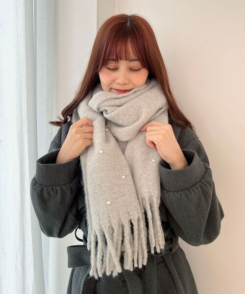 MAJESTIC LEGON（マジェスティックレゴン）の「パール付きストール（ストール/ショール・レディース・アイボリー/グレー/ベージュ・FREE）」の3枚目の写真