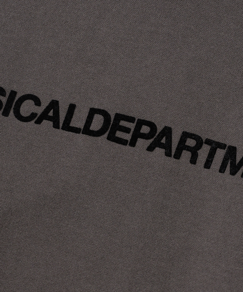 PHYSICAL DEPARTMENT(フィジカル デパートメント)の「P-Dept オリジナルロゴ フードパーカー チャコール(パーカー・レディース・その他・LARGE/X-LARGE/MEDIUM/SMALL)」の5枚目の写真