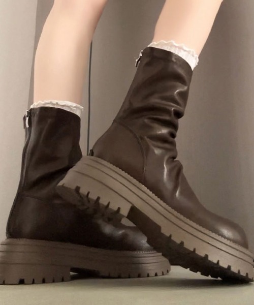 Nia（ニア）の「Nia(ニア)/厚底　バッグジップアップ　シンプルショートブーツ（ブーツ・レディース・ブラウン/ブラック・38/36）」の4枚目の写真