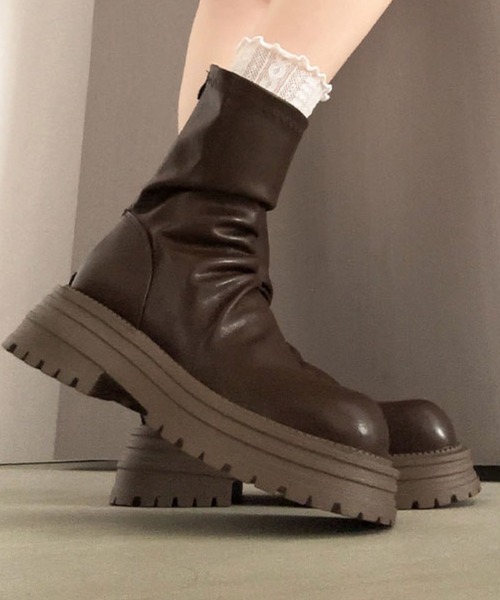 Nia（ニア）の「Nia(ニア)/厚底　バッグジップアップ　シンプルショートブーツ（ブーツ・レディース・ブラウン/ブラック・38/36）」の7枚目の写真