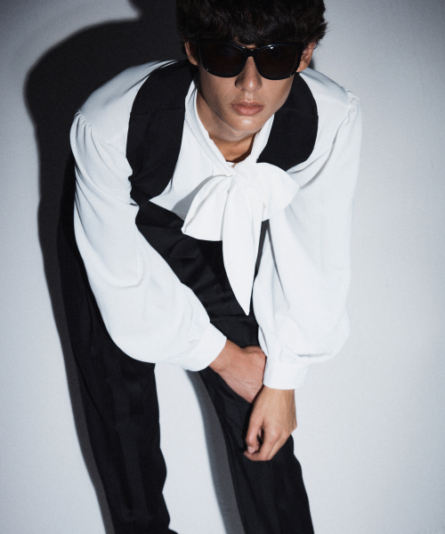UNTAGE（アンテージ）の「プッシュボウラッフルフラケットブラウス[ホワイト(MAN)]_UTS-FS89（シャツ/ブラウス・メンズ・その他・FREE）」の3枚目の写真