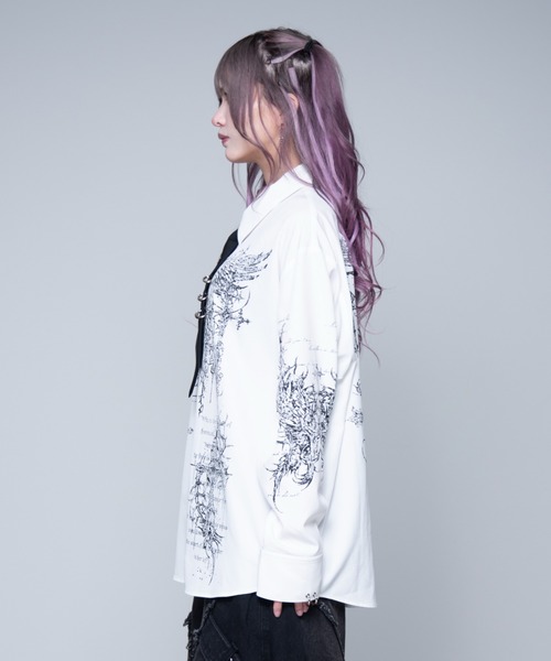 REFLEM（レフレム）の「『REFLEM/レフレム』ネクタイ付きプリントシャツ（シャツ/ブラウス・レディース・ホワイト/ブラック・FREE）」の4枚目の写真