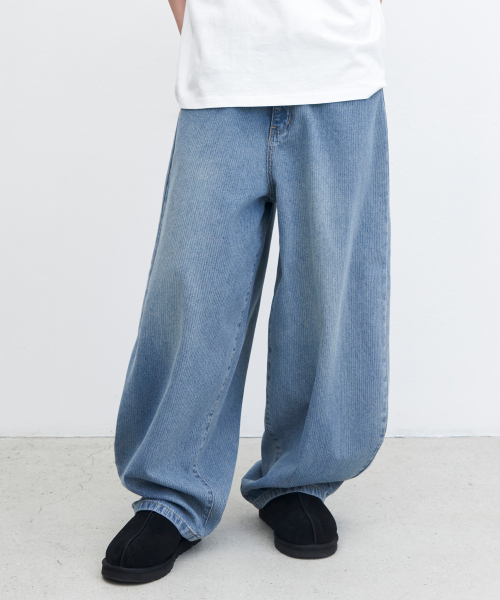 URBANSTOFF(アーバンストッフ)の「コーディッドデニムカーブバルーンパンツ(ライトブルー)(デニムパンツ・レディース・その他・MEDIUM/LARGE)」の1枚目の写真