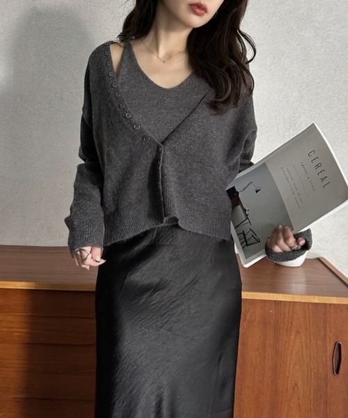 Eclat one（エクラワン）の「【Eclat one】2pcsセット ボタンデザイン ディープネック ニット（ニット/セーター・レディース・ブラウン/グレー/アイボリー・FREE）」の12枚目の写真