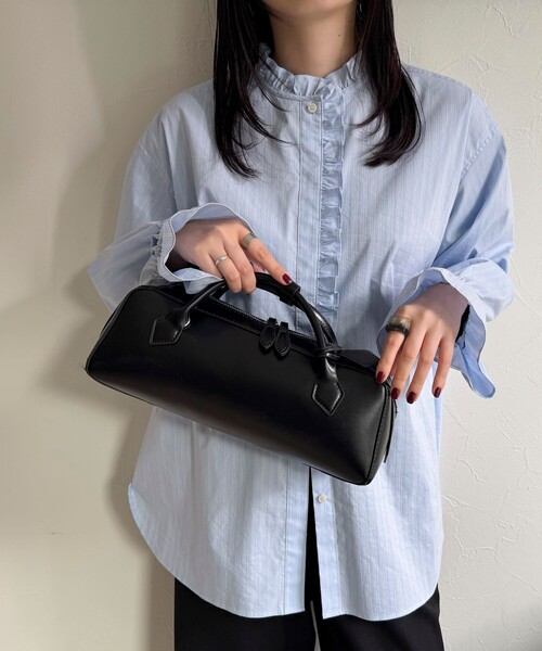 fredy emue（フレディエミュ）の「ショートハンドルボストンバッグ（ショルダーバッグ・レディース・ブラック/ブラウン/レッド・FREE）」の2枚目の写真