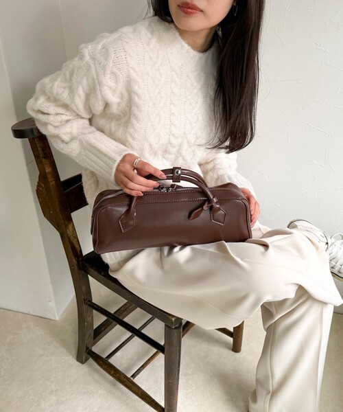 fredy emue（フレディエミュ）の「ショートハンドルボストンバッグ（ショルダーバッグ・レディース・ブラック/ブラウン/レッド・FREE）」の4枚目の写真