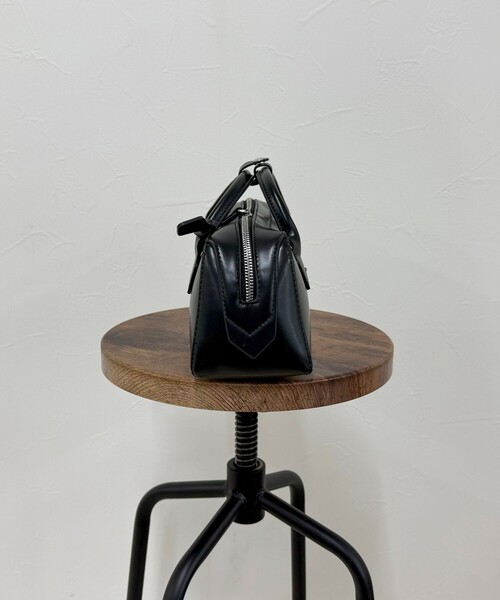 fredy emue（フレディエミュ）の「ショートハンドルボストンバッグ（ショルダーバッグ・レディース・ブラック/ブラウン/レッド・FREE）」の12枚目の写真