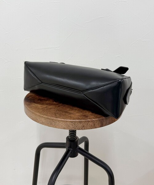 fredy emue（フレディエミュ）の「ショートハンドルボストンバッグ（ショルダーバッグ・レディース・ブラック/ブラウン/レッド・FREE）」の15枚目の写真