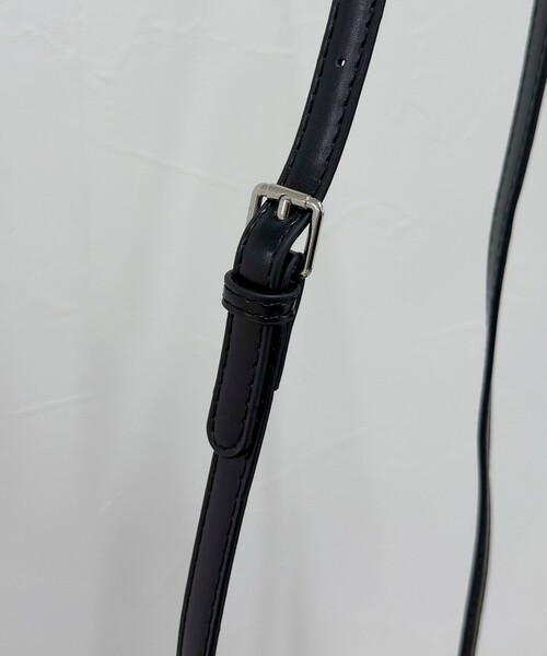 fredy emue（フレディエミュ）の「ショートハンドルボストンバッグ（ショルダーバッグ・レディース・ブラック/ブラウン/レッド・FREE）」の16枚目の写真