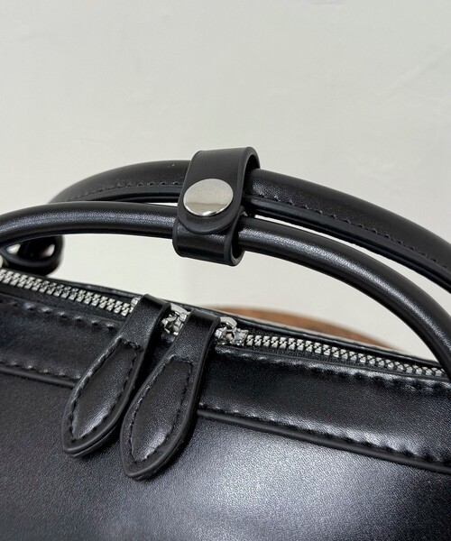 fredy emue（フレディエミュ）の「ショートハンドルボストンバッグ（ショルダーバッグ・レディース・ブラック/ブラウン/レッド・FREE）」の18枚目の写真