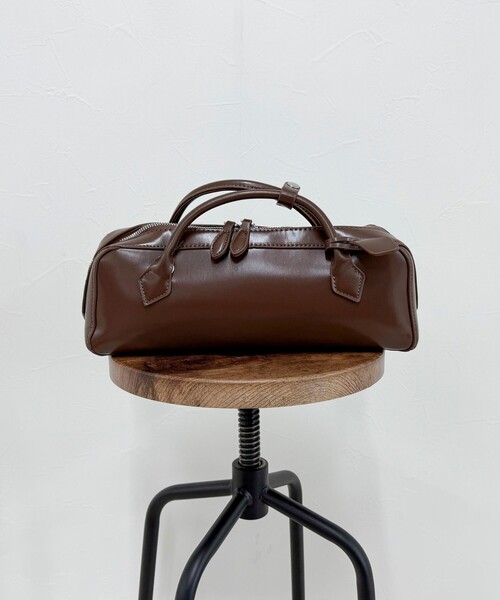 fredy emue（フレディエミュ）の「ショートハンドルボストンバッグ（ショルダーバッグ・レディース・ブラック/ブラウン/レッド・FREE）」の21枚目の写真